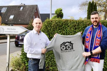 pbimmobilien_hoodie_eutin08.jpg